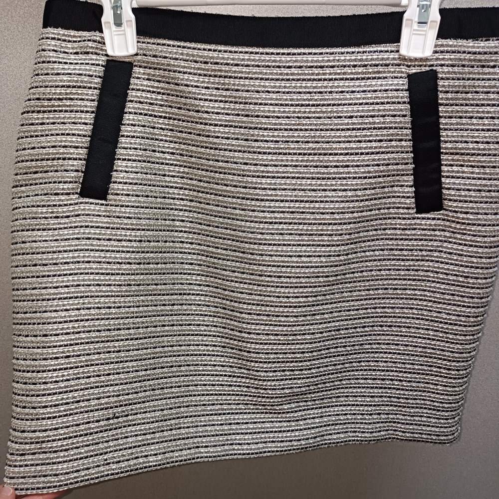 Ann Taylor Loft Tweed mini Skirt Womens Size 12P  Mini Black Gold Poly Blend